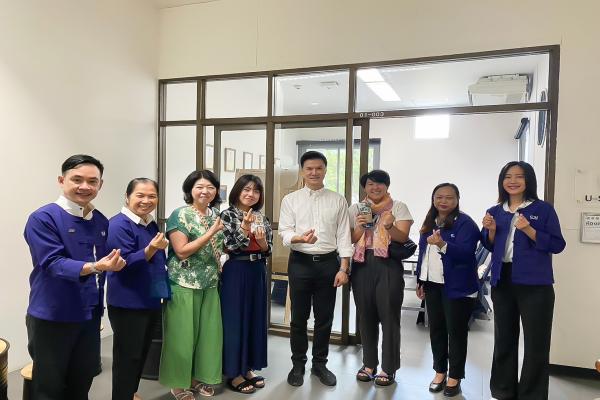 UNISERV ให้การต้อนรับนักศึกษา 