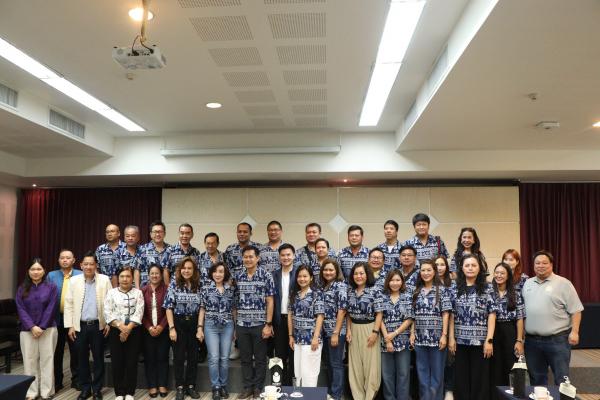 ผู้อำนวยการสำนักฯ ให้การต้อนรับคณะผู้บริหารในหลักสูตรประกาศนียบัตรธรรมาภิบาลสิ่งแวดล้อมสำรับนักบริหารระดับสูง รุ่นที่ 11 