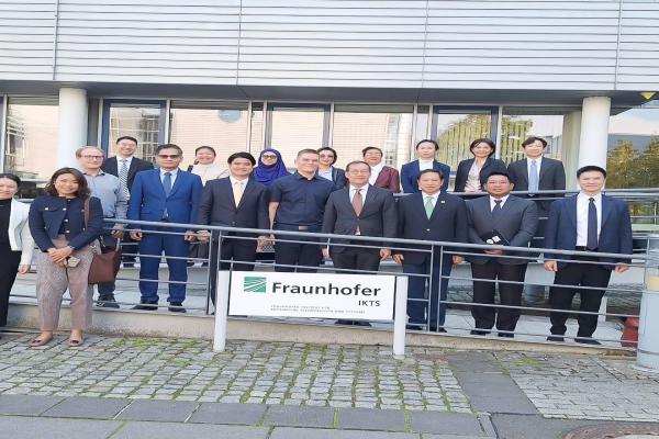 บพค. (PMU-B) มอบหมายให้ รศ.ดร.เศรษฐ์ สัมภัตตะกุล ร่วมเสวนา ยกระดับธุรกิจไทยสู่ Net Zero ณ เยอรมนี